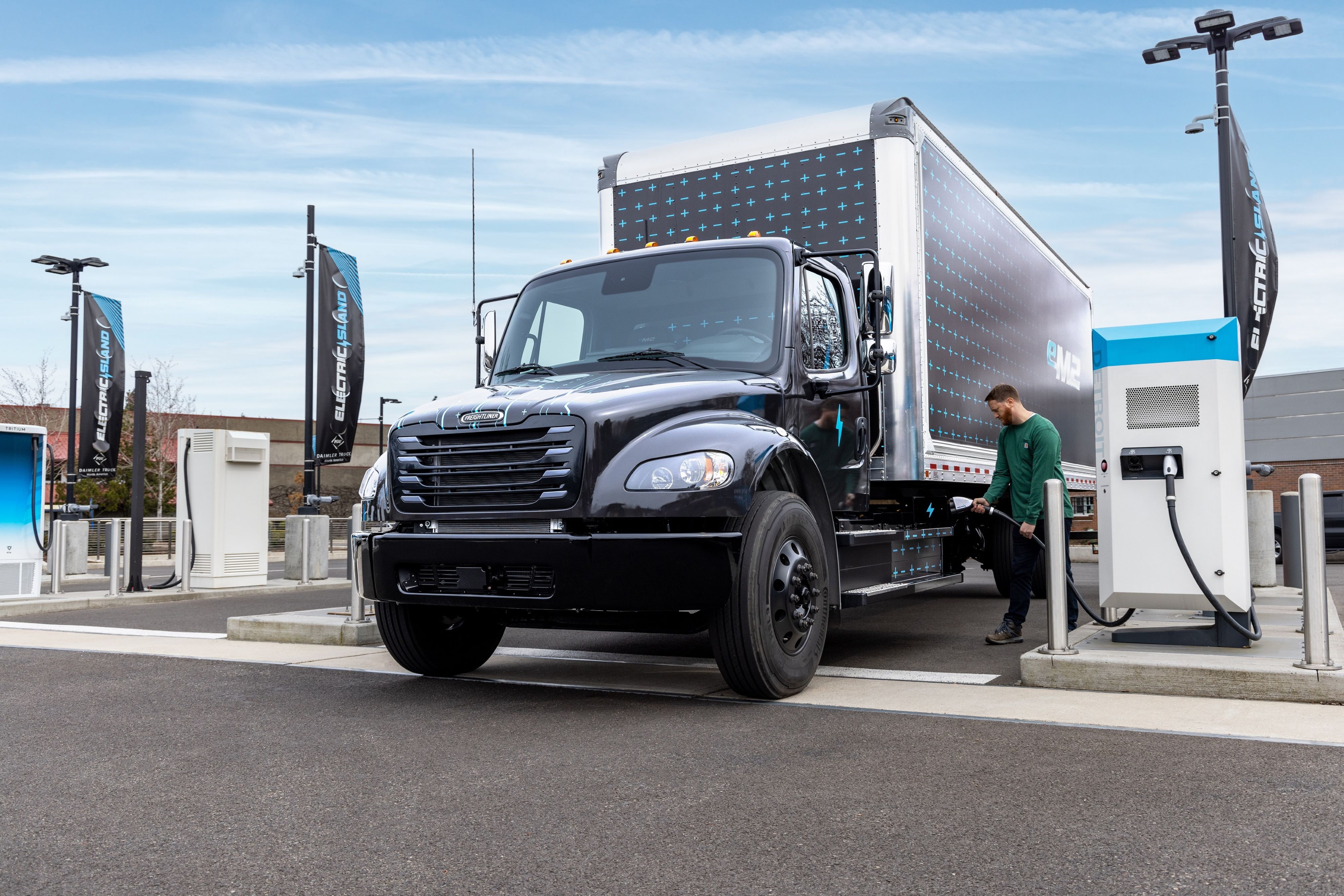 Freightliner eM2 electric medium-duty truck